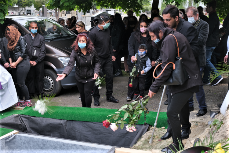 FOTOGALERIE: Pohřeb čtyř obětí tragické dopravní nehody v Nýřanech