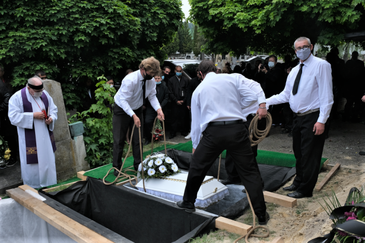 FOTOGALERIE: Pohřeb čtyř obětí tragické dopravní nehody v Nýřanech