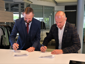 FOTOGALERIE: Podpis partnerské smlouvy mezi HC Škoda Plzeň a Autocentrum Jan Šmucler