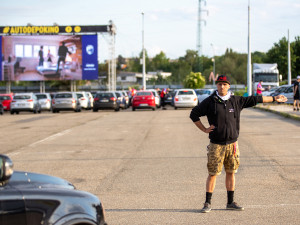 FOTOGALERIE: Fanoušci sledovali zápas Viktorky v autokině