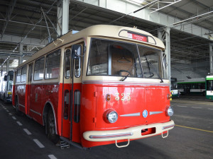 Trolejbus ŠKODA 9 Tr č. 323 z roku 1979