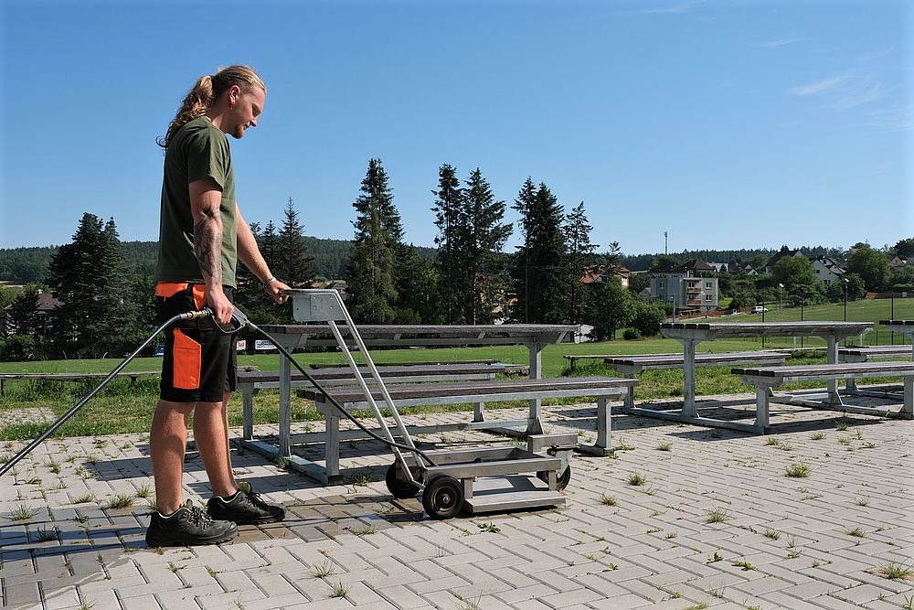 FOTOGALERIE: Ekologická likvidace plevele