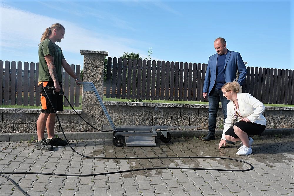 FOTOGALERIE: Ekologická likvidace plevele