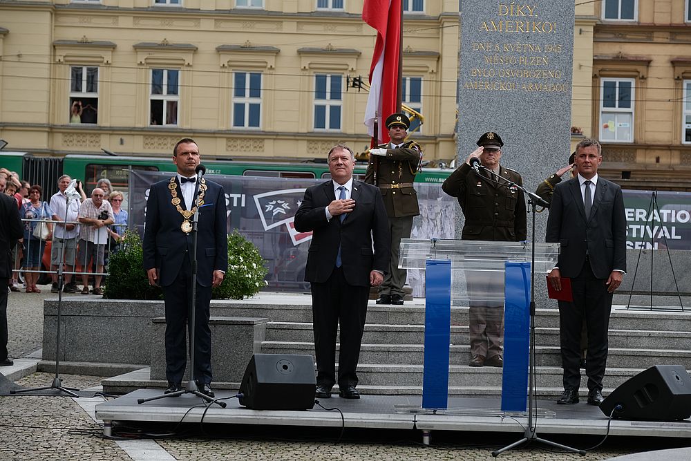 FOTOGALERIE: Mike Pompeo v Plzni