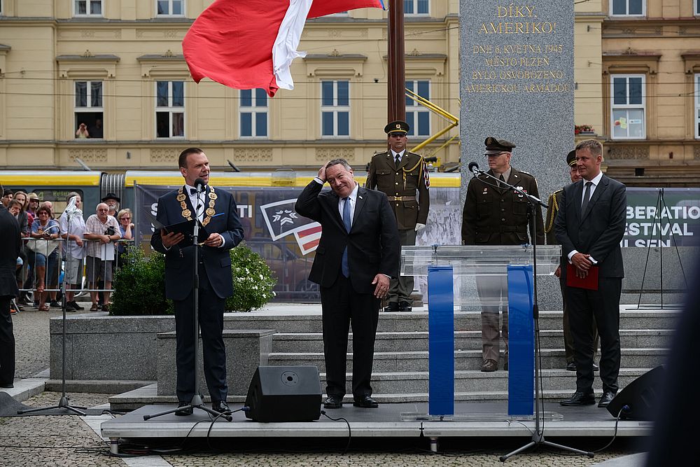 FOTOGALERIE: Mike Pompeo v Plzni
