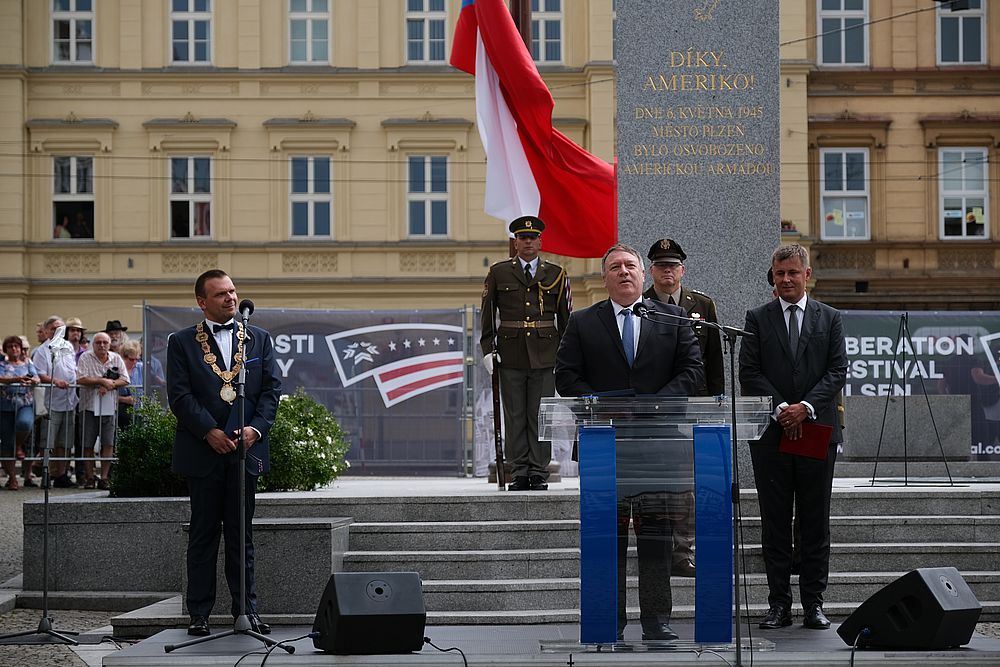 FOTOGALERIE: Mike Pompeo v Plzni
