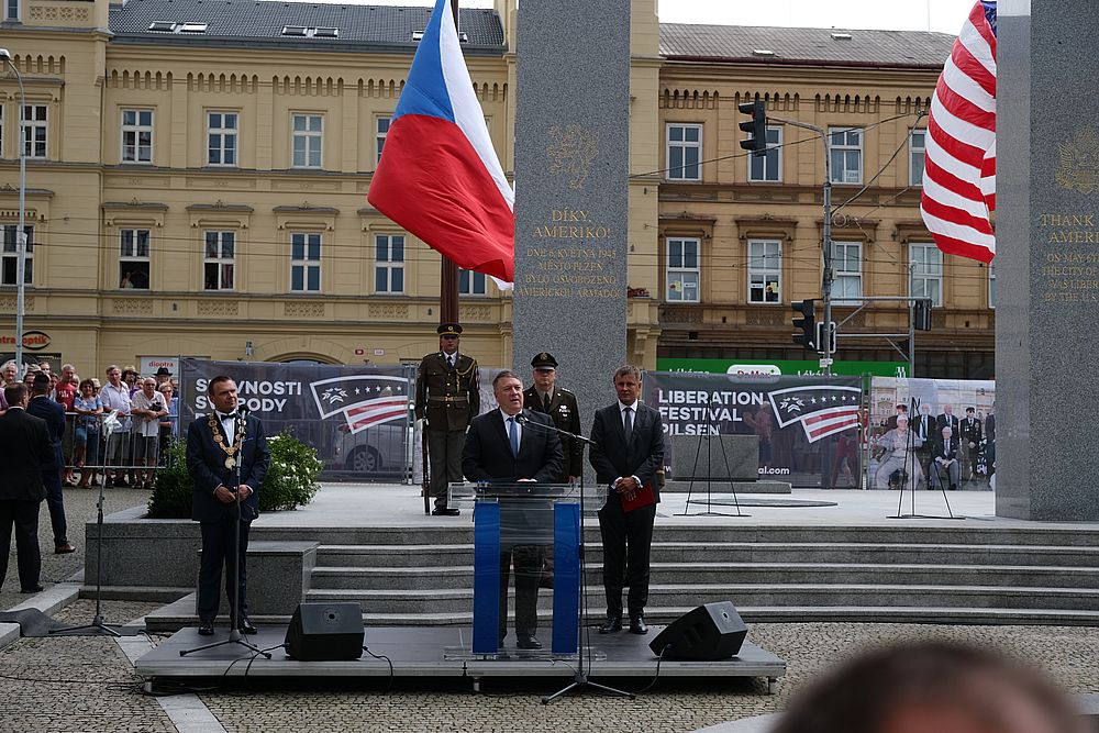 FOTOGALERIE: Mike Pompeo v Plzni