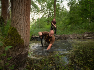 FOTOGALERIE: Zničené bobří hráze u Nýřan a jejich následná oprava