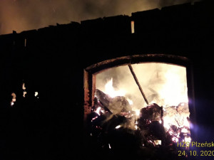 FOTOGALERIE: Požár zemědělského objektu