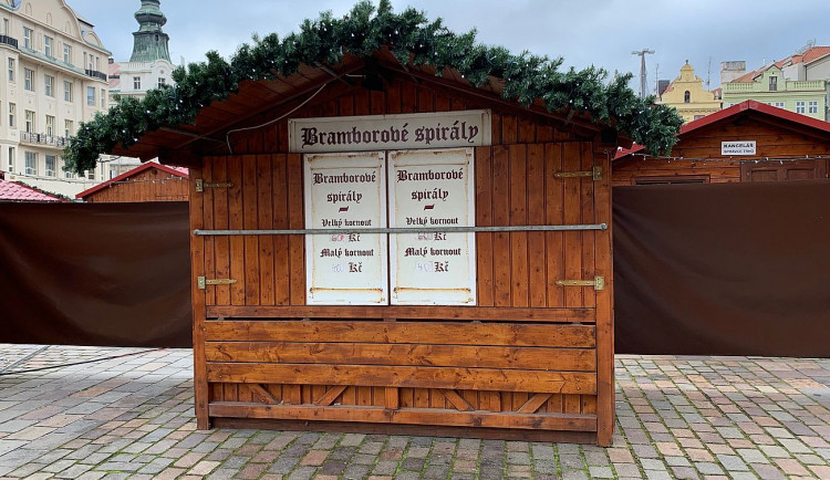 FOTOGALERIE: Uzavřené stánky na vánočních trzích
