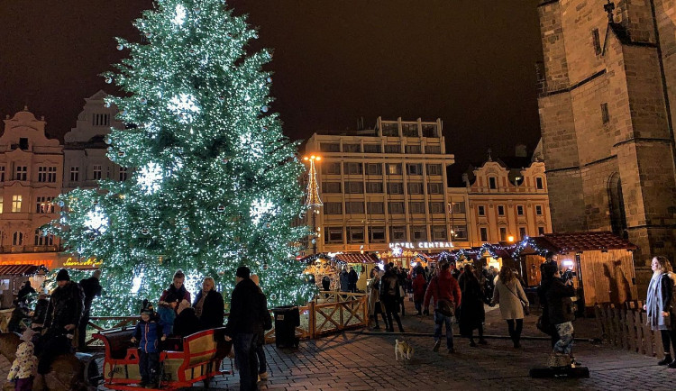 FOTOGALERIE: Vánoční trhy a ponocný