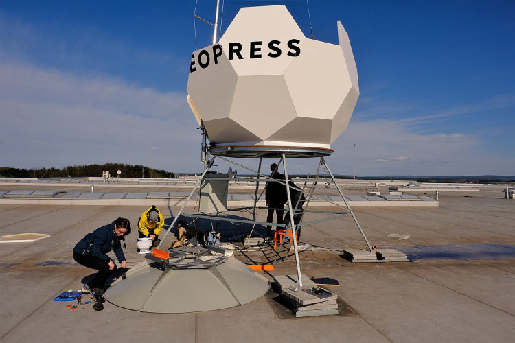 FOTOGALERIE: Meteopress vyměňuje radar v Nýřanech