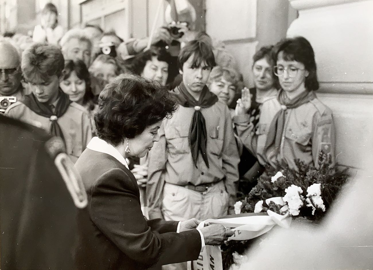 FOTOGALERIE: Americká velvyslankyně Shirley Temple Black při návštěvě Klatov v květnu 1990