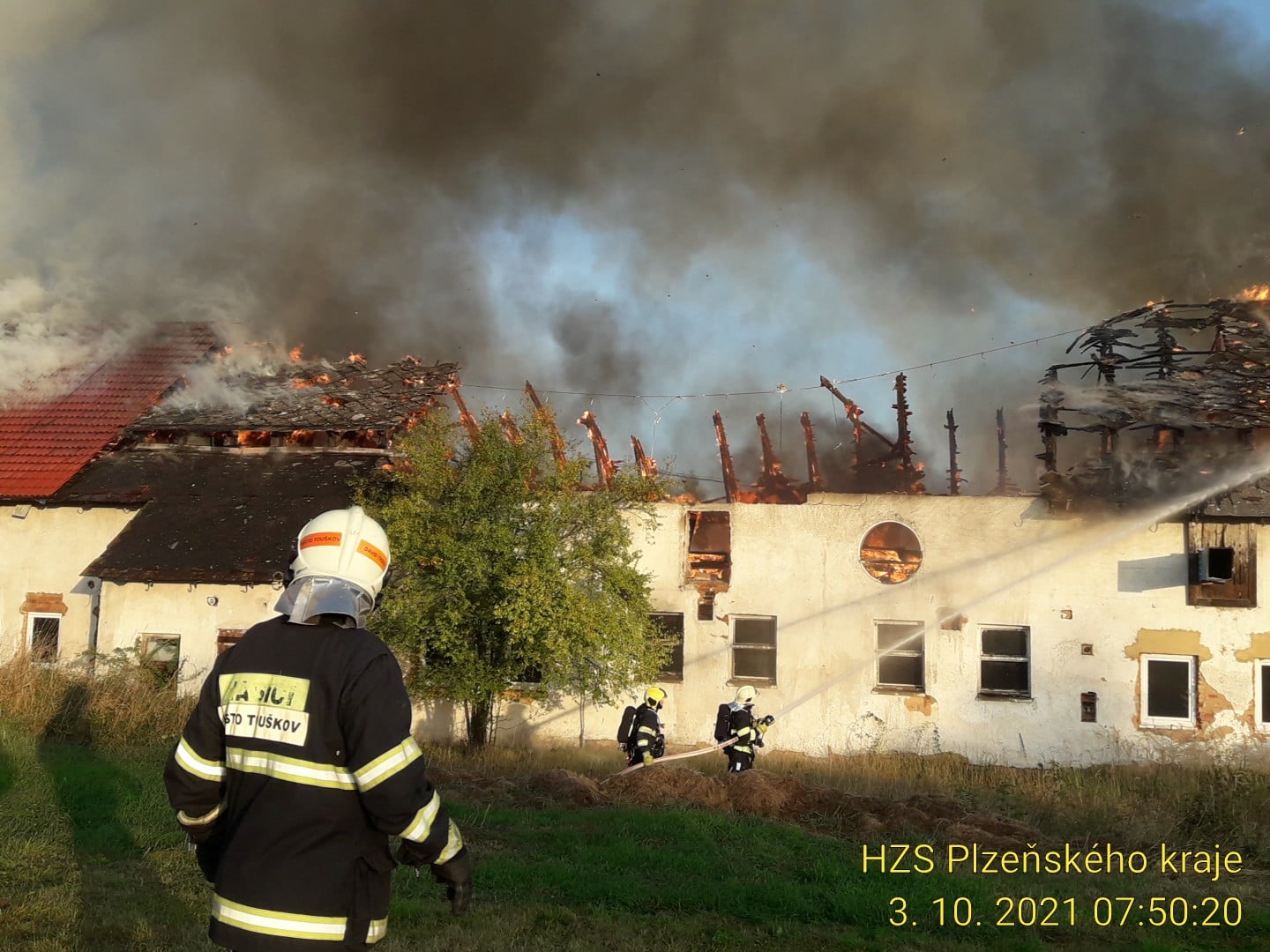FOTOGALERIE: Požár výrobny briket