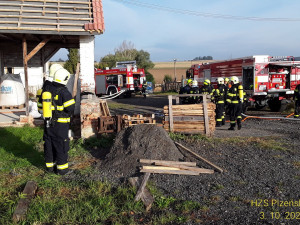 FOTOGALERIE: Požár výrobny briket