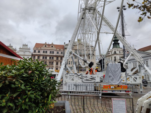 FOTOGALERIE: Na náměstí vyrostlo obří ruské kolo