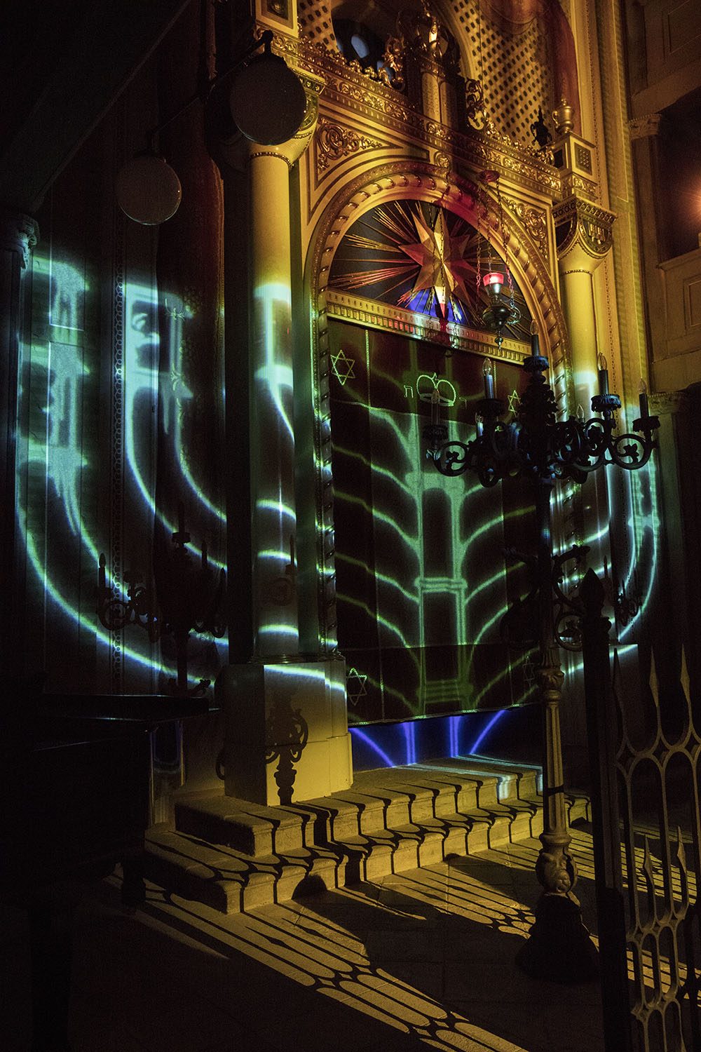 FOTOGALERIE: Osm světel ve Staré synagoze