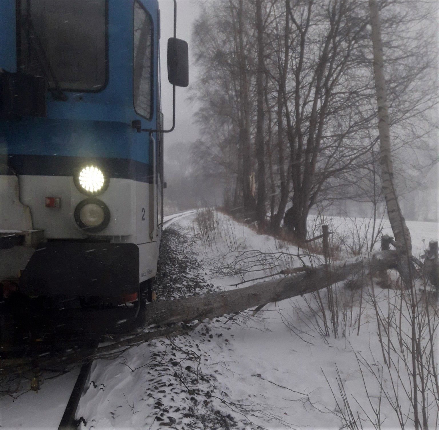 FOTOGALERIE: Nehody na sněhu 30. 11. 2021