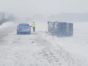 FOTOGALERIE: Nehody na sněhu 30. 11. 2021