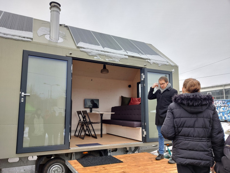 Mobile Hut