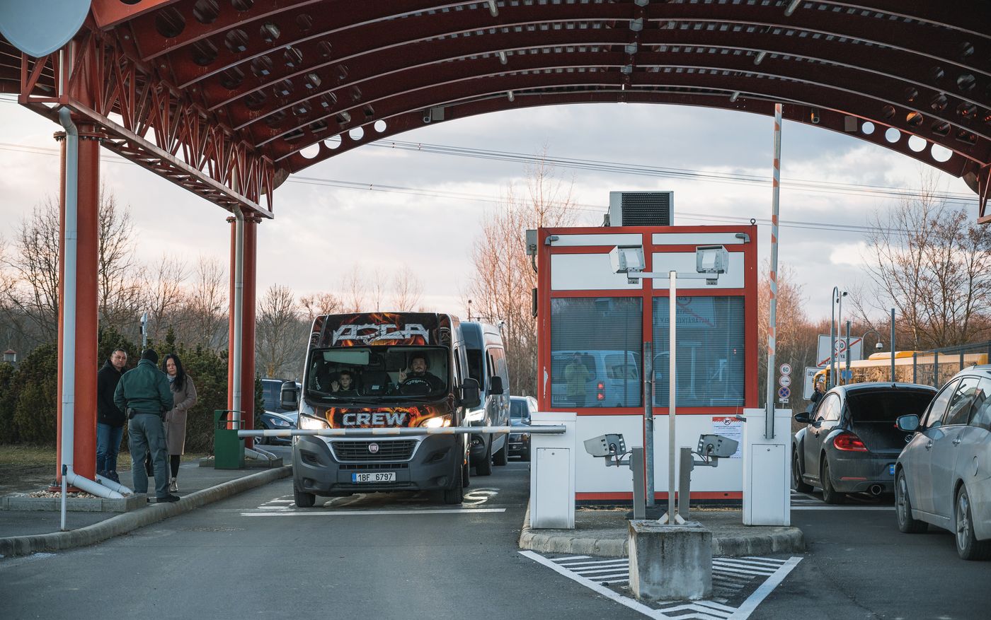 FOTOGALERIE: Transport krmení pro psy na Ukrajinu