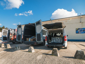 FOTOGALERIE: Transport krmení pro psy na Ukrajinu