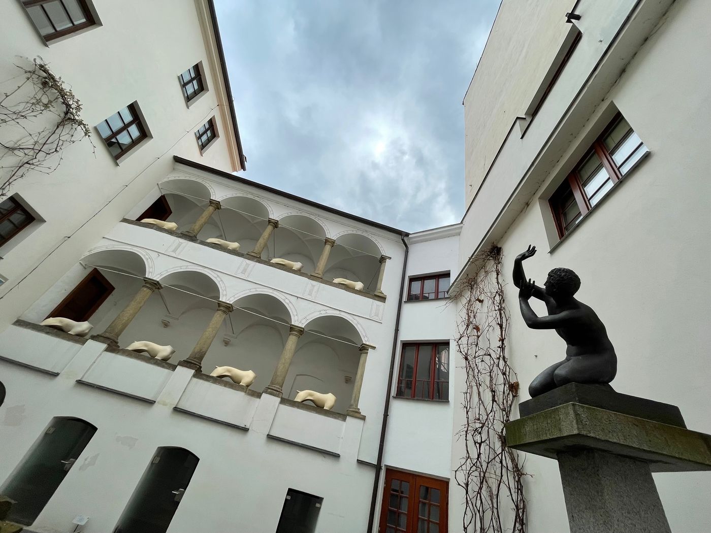 FOTOGALERIE: Sochy v ulicích Klatovy