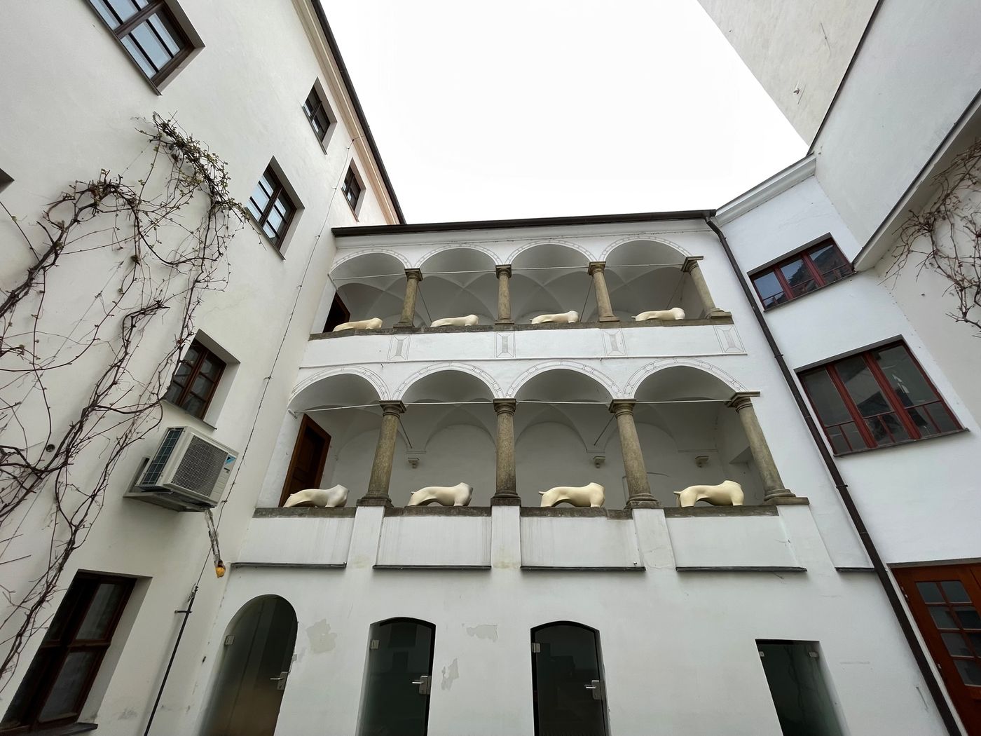 FOTOGALERIE: Sochy v ulicích Klatovy