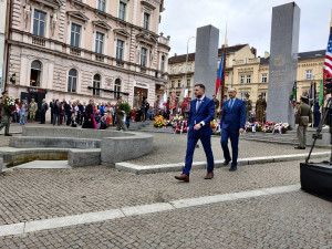 FOTOGALERIE: Vzpomínkový akt z pomníku Díky, Ameriko