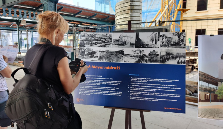 FOTOGALERIE: Rekonstrukce budovy hlavního vlakového nádraží v Plzni