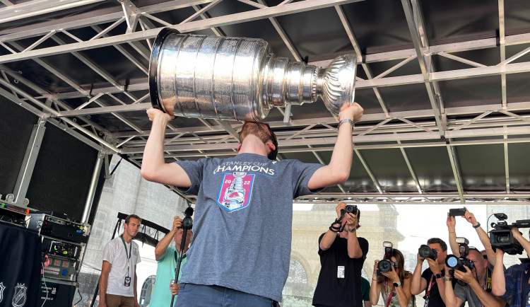 FOTOGALERIE: Pavel Francouz přivezl Stanley Cup do Plzně