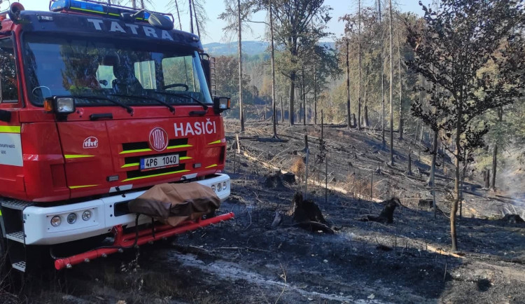 FOTOGALERIE: Hasiči z Plzeňského kraje pomáhají v Hřensku