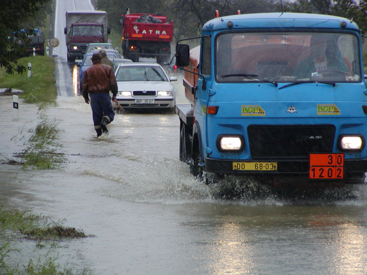 Silnice u Přeštic 12. 8. 2002