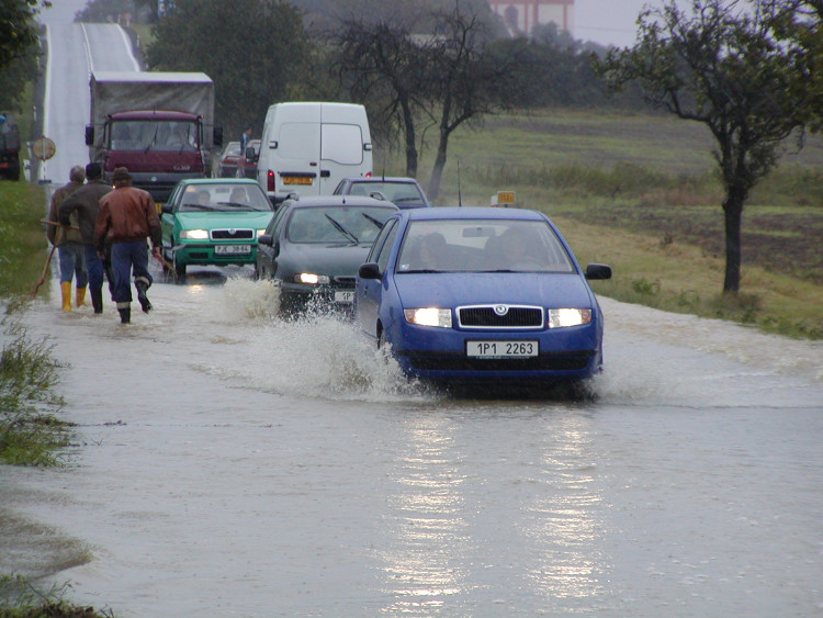 Silnice u Přeštic 12. 8. 2002