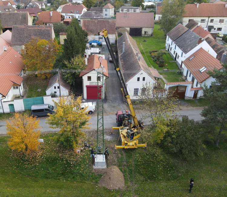 FOTOGALERIE: Příprava čapího hnízda ve Vstiši