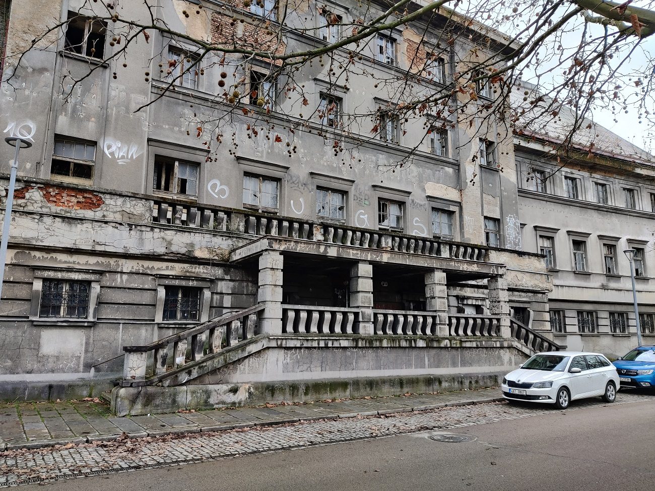FOTOGALERIE: Zchátralé městské lázně v centru Plzně