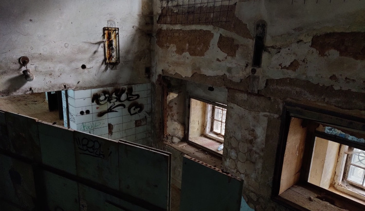 FOTOGALERIE: Zchátralé městské lázně v centru Plzně