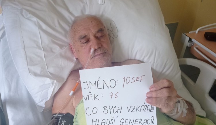 FOTOGALERIE: Senioři poslali vzkaz mladé generaci