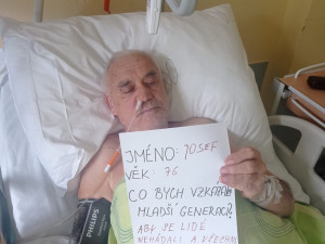 FOTOGALERIE: Senioři poslali vzkaz mladé generaci