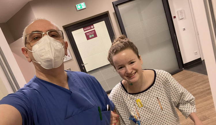 FOTOGALERIE: Díky sbírce se Julie uzdravuje