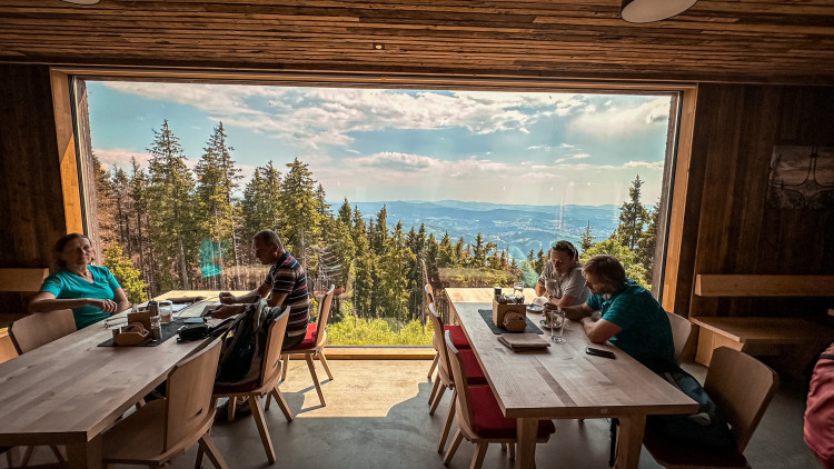 Restaurace na vrcholku Falkensteinu