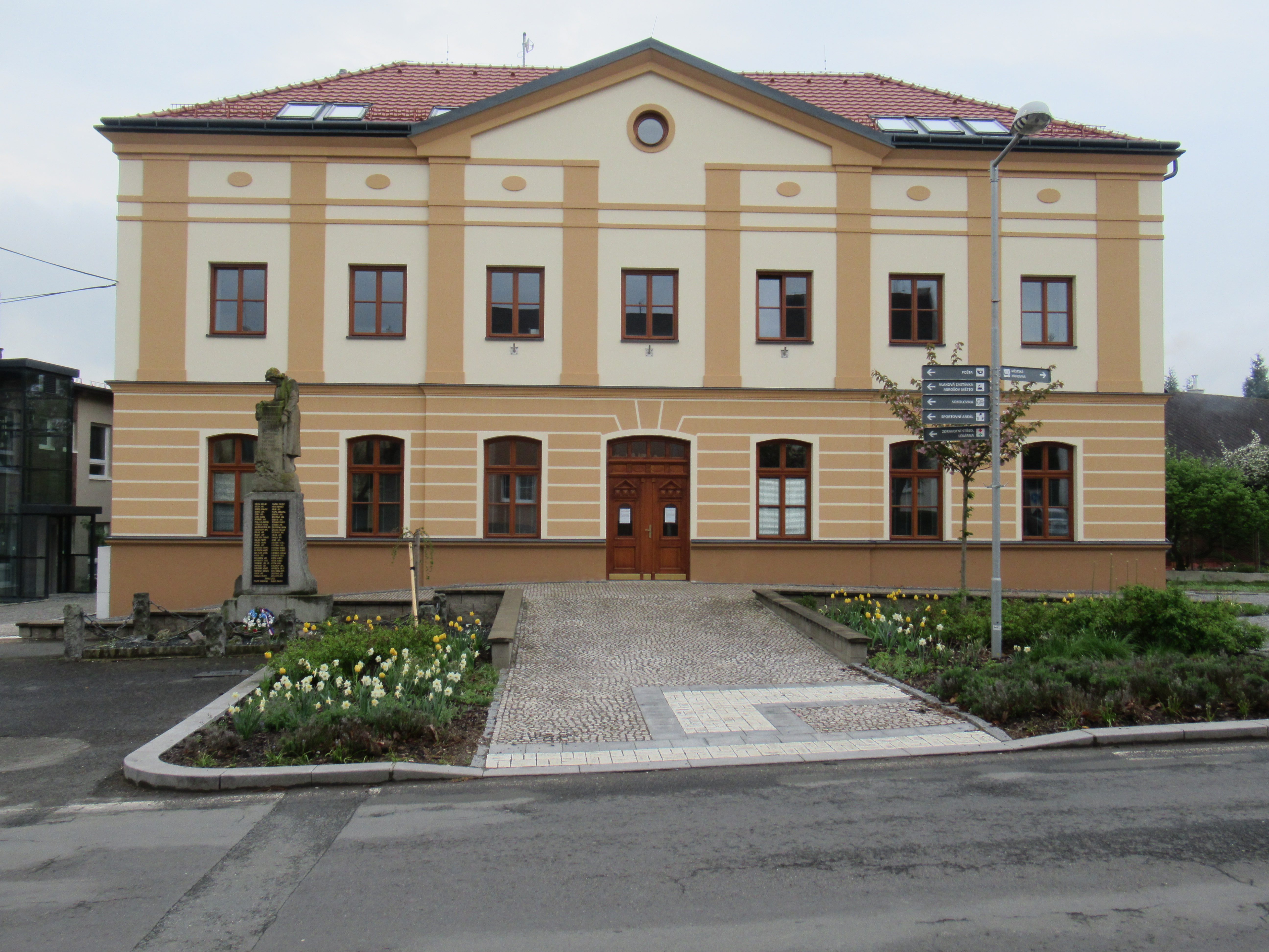 Rekonstrukce radnice v Mirošově