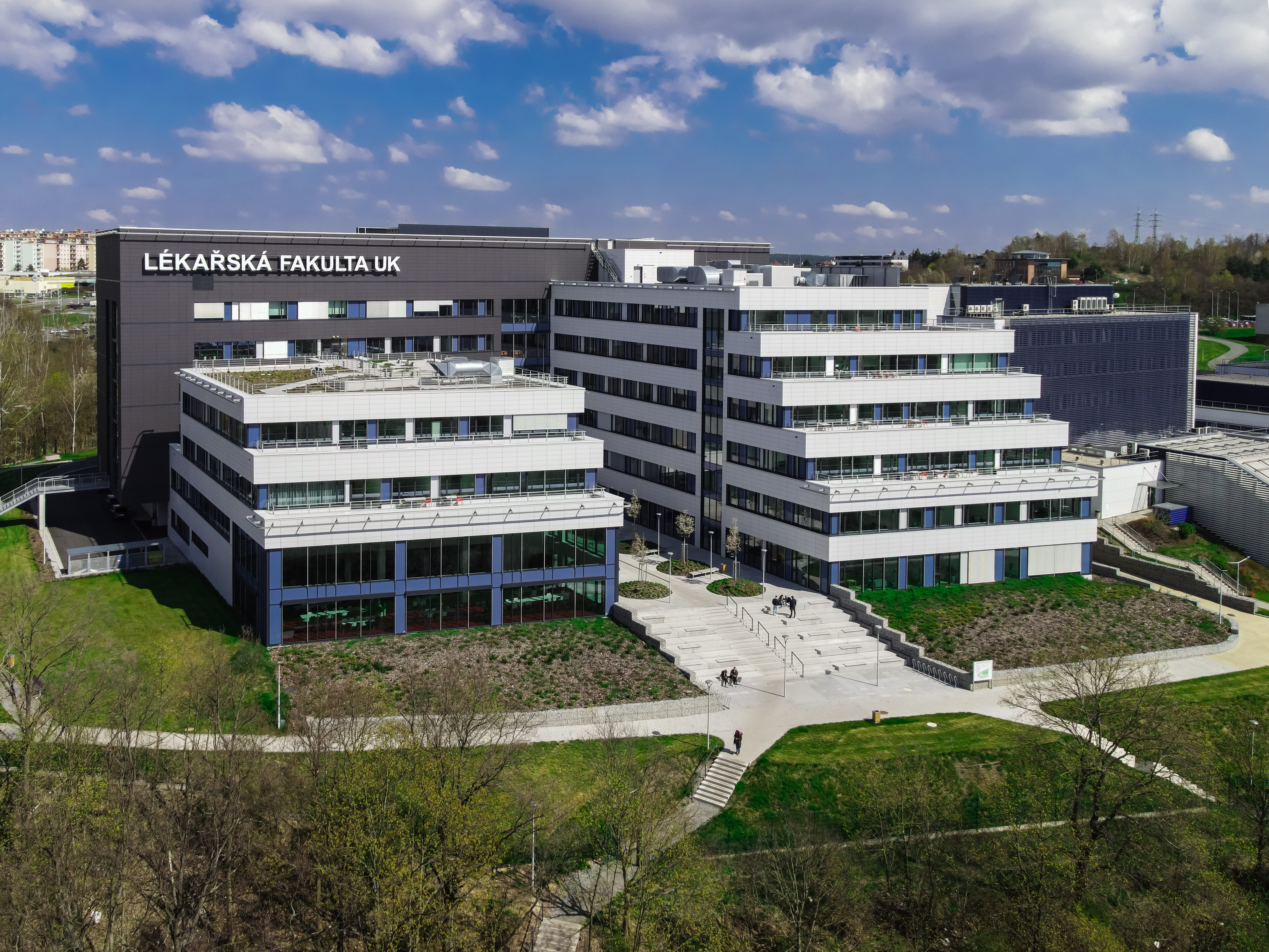 Hlavní budova LF UK Plzeň