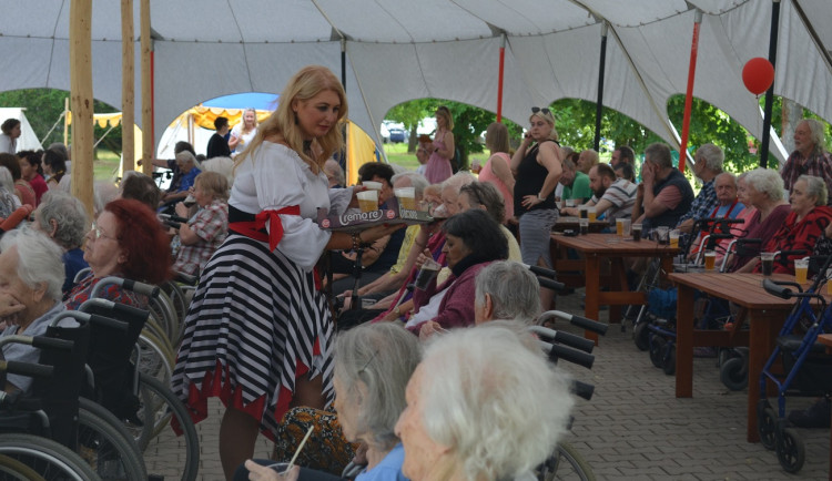 FOTOGALERIE: 24. ročník Zahradní slavnosti ve Čtyřlístku