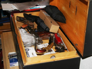 FOTOGALERIE: Policie zadržela obchodníky se zbraněmi