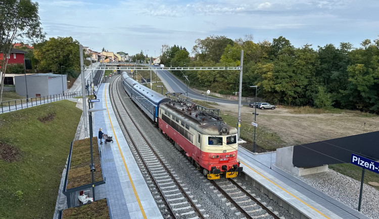 FOTOGALERIE: Nová železniční zastávka Plzeň- Slovany