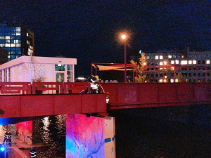 FOTOGALERIE: Požár lávky nad Radbuzou