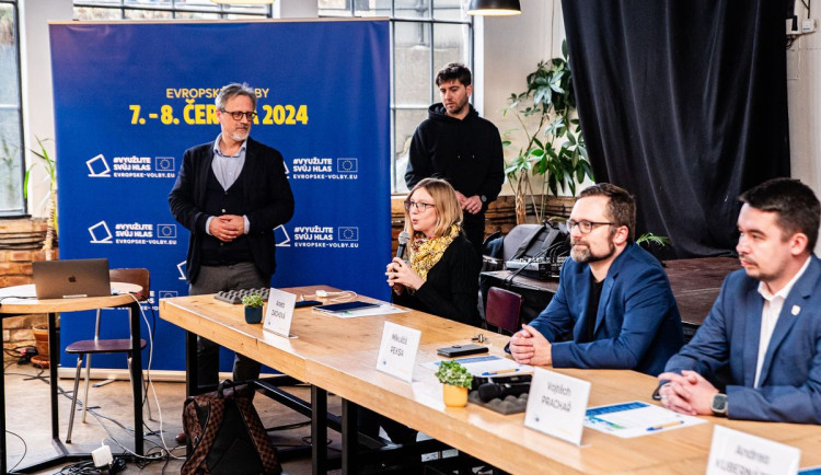 FOTOGALERIE: Diskuse na téma sdílení energií v Papírně Plzeň