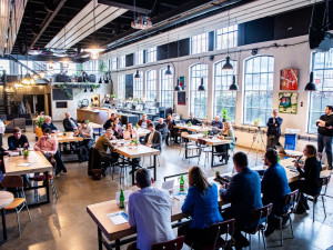 FOTOGALERIE: Diskuse na téma sdílení energií v Papírně Plzeň