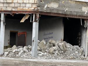 FOTOGALERIE: Bourání skleněného pekla